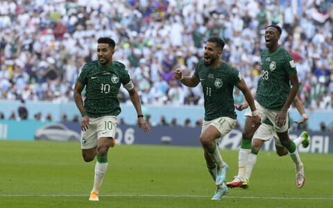 Saudi Araabia võiduväravat tähistamas