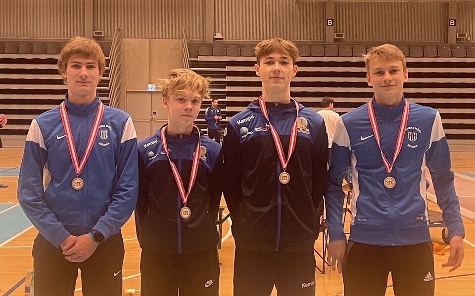 Eesti noormeeste epeevõistkond (Edvin Jahu, Aleks Kolesnik, Oskar Pisnenko, Ken Keiro Silde)