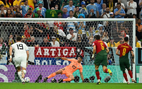 Bruno Fernandes penaltit löömas