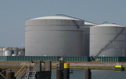 Нефть. Иллюстративная фотография.