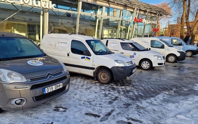 Postal vans being sent from Saaremaa to Ukraine.