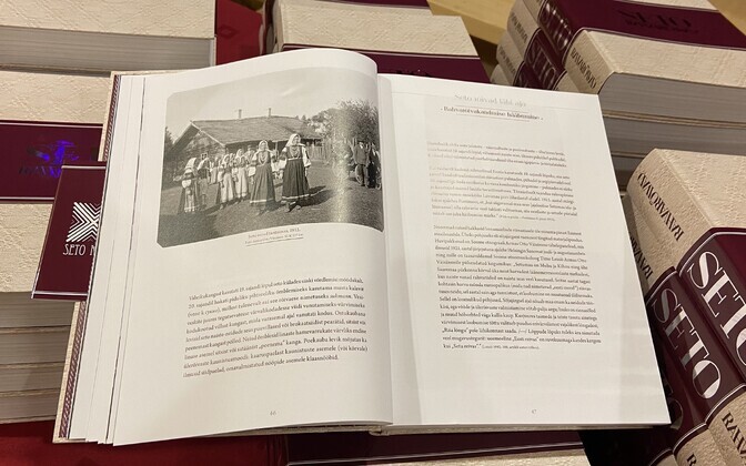 Ilmus raamat Seto rahvarõivastest.