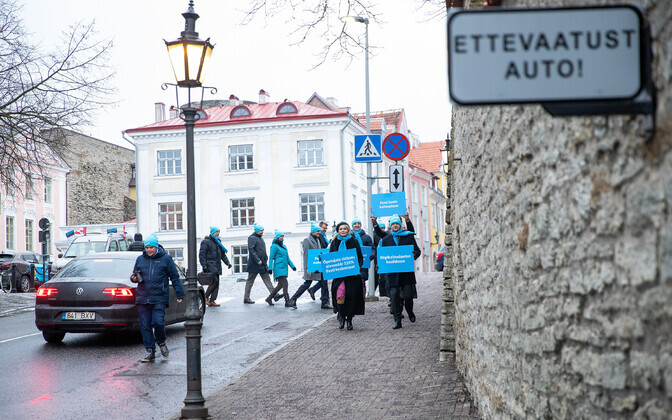 Делегация Isamaa представила свои списки.