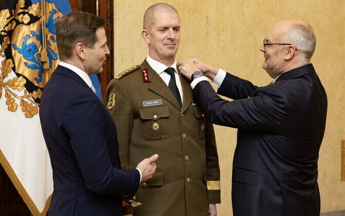 Президент вручил Мартину Херему генеральские погоны.