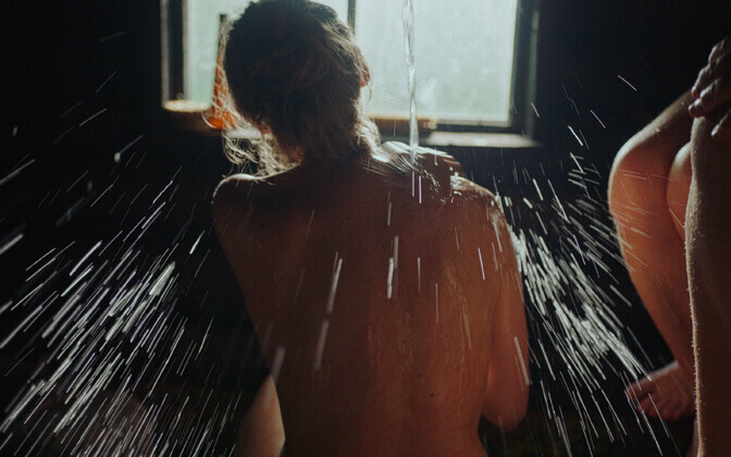 Кадр из фильма «Сестринство бани по-черному».