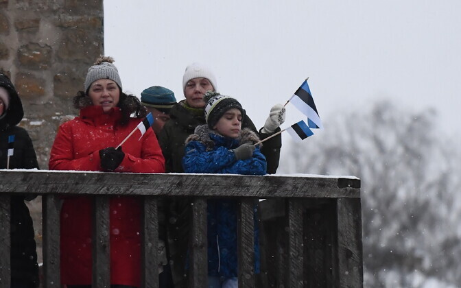 Поднятие государственного флага в Нарве 24 февраля 2023 года.