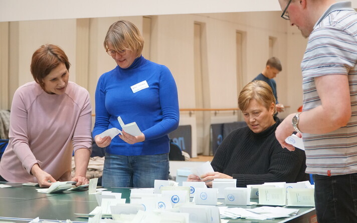 Häälte lugemine Rakvere spordihallis.