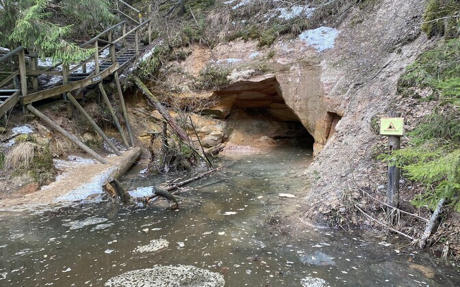 Emalätte spring in full overflow.