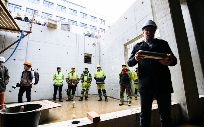 Церемония закладки краеугольного камня лабораторного корпуса EKA.