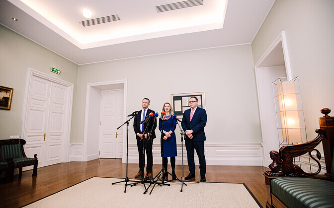 Kaja Kallas, Lauri Hussar and Lauri Läänemets after coalition negotiations on March 28.