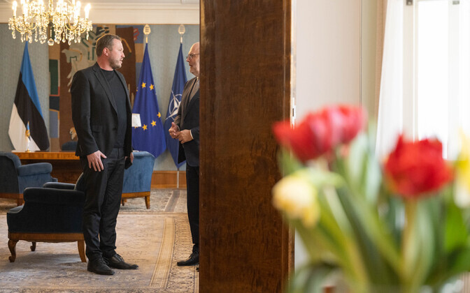 President Karis and Minister of Foreign Affairs Margus Tsahkna.