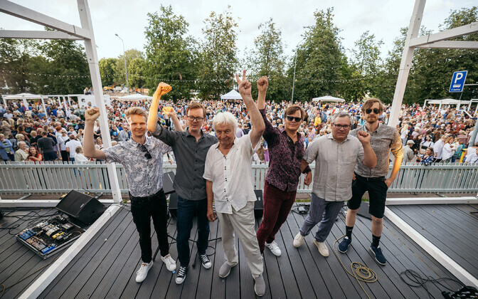 Ivo Linna ja Supernova andsid Tartus Autovabaduse puiesteel kontserdi