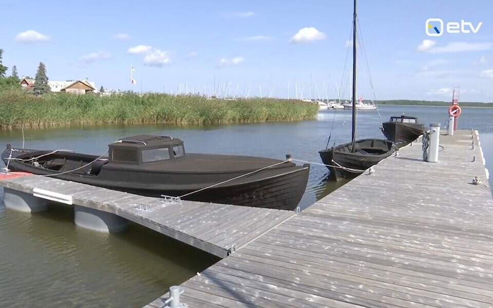 Rannarootsi muuseumi paadid.