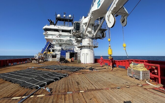 Preparations underway Monday morning to raise the bow ramp from the wreck of the MS Estonia. July 24, 2023