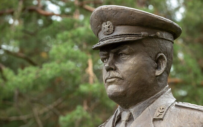 Kindralleitnant Johannes Kerdi büsti avamine Võrus.