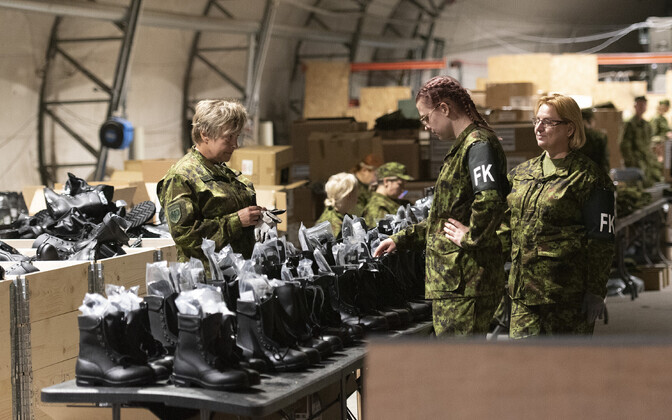 Esimeste reservväelaste saabumine õppusele Ussisõnad