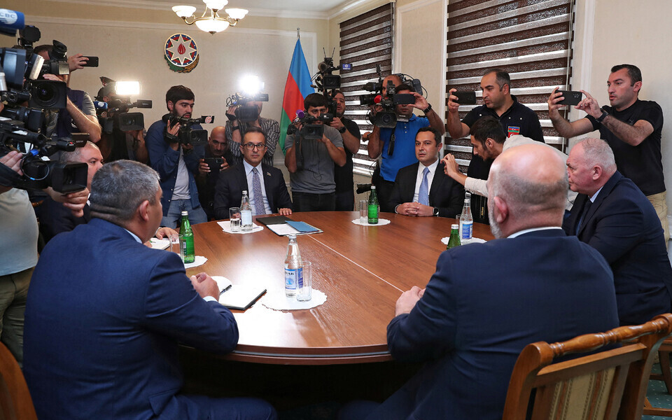 Переговоры.