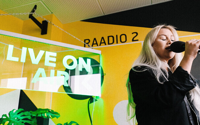 R2 Minilive. Elina Born