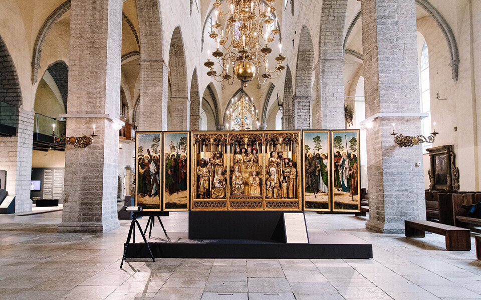 Niguliste kiriku altari läbivalgustamine tolli röntgeniga