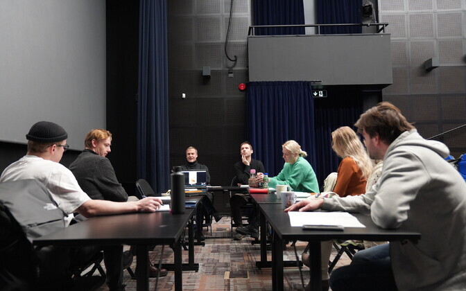 Rakvere teatris algasid noortelavastuse  „Esimene armastus on revolutsioon” proovid