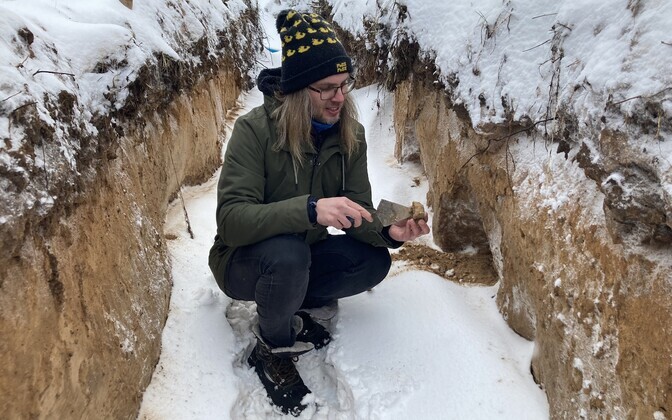 Kuremäe kaevetööd, luu-uurija Martin Malve.