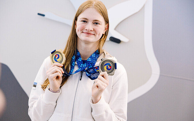 Сборная Эстонии по плаванию в Таллиннском аэропорту.