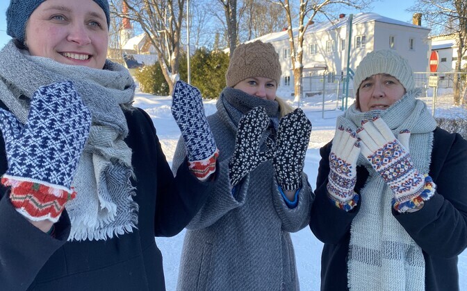 The Knitters' Reproduction Club (Kudujate koopiaklubi) has issued a call to wear traditional Estonian patterned gloves and mittens on Independence Day. January 2024.