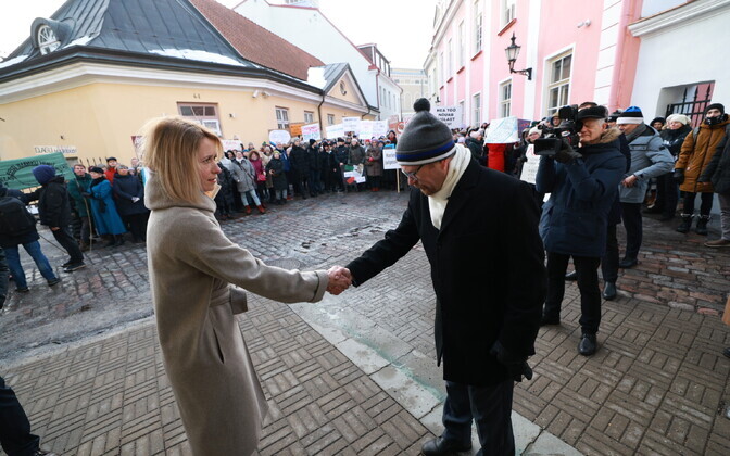 Второй понедельник подряд бастующие учителя выходят на Тоомпеа.