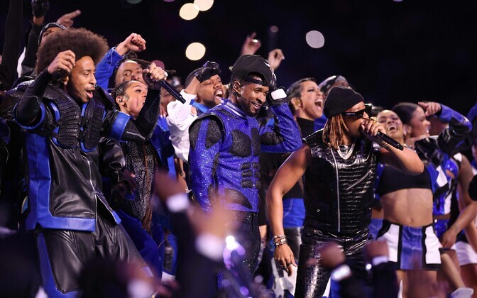 Super Bowli poolaja vaheetendusel esines Usher