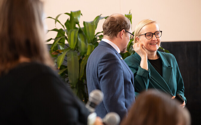 Переговоры по долгосрочному соглашению с учителями.