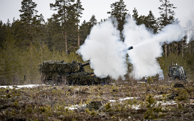 K9 'Thunder' self-propelled guns on the range at Soodla.
