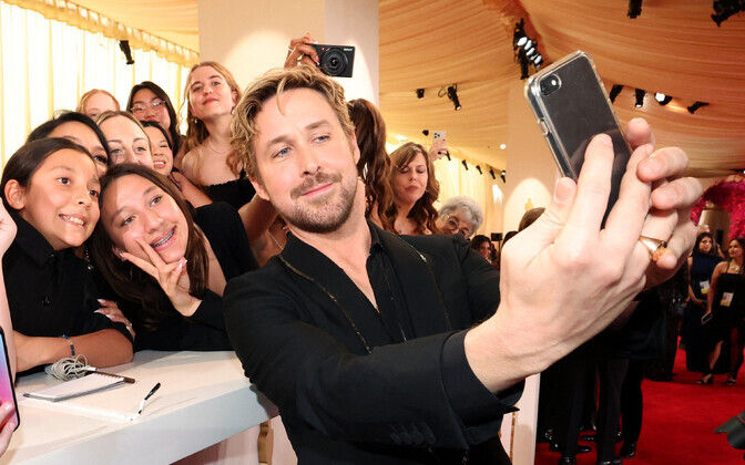 Ryan Gosling tegi punasel vaibal ka fännidega pilti