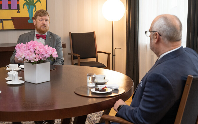 Генпрокурор Андрес Пармас в Кадриорге у президента Алара Кариса.