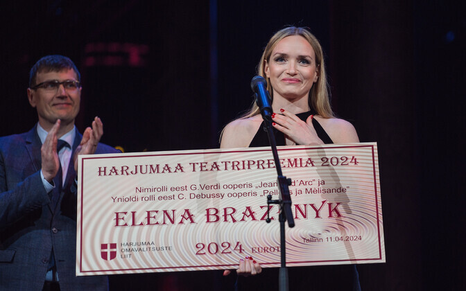 Сопрано Елена Бражник получила театральную премию Харьюмаа.