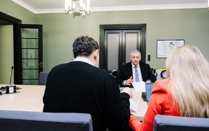 Калле Грюнталь в избиркоме.