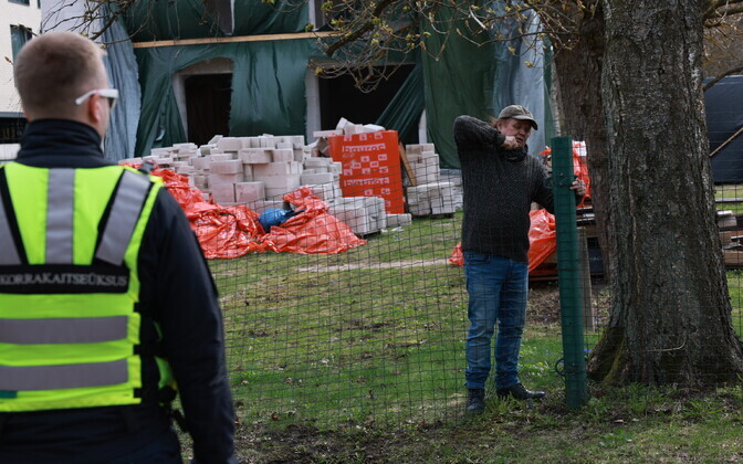 Demolition of an illegally constructed building at Mõtuse 25a in Tallinn.