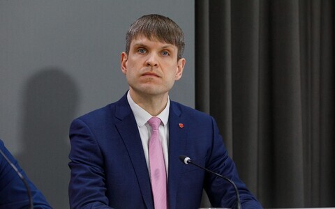 Кармо Кури.