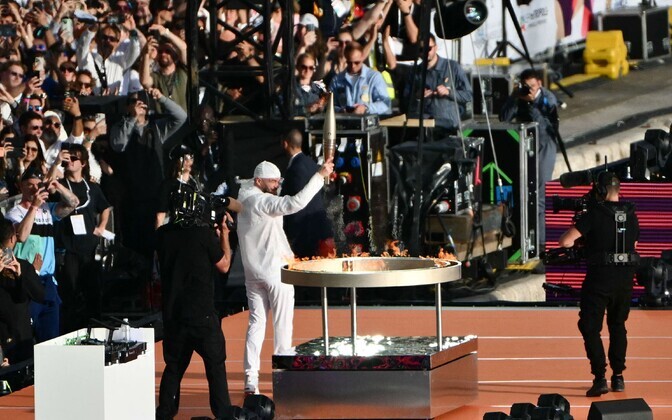 Prantsusmaa pinnal süütas tule Marseille’s sündinud Prantsusmaa räppar Jul