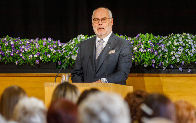 Alar Karis emadepäeva kontserdil Türi kultuurikeskuses.