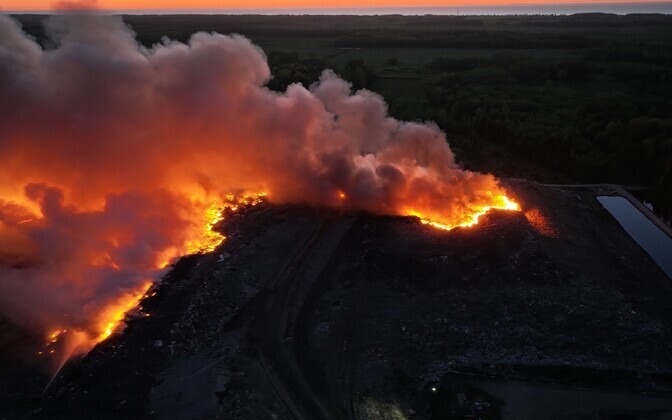 Uikala prügila põleng.