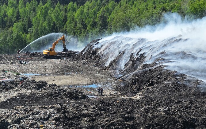 Uikala prügila kustutustööd.