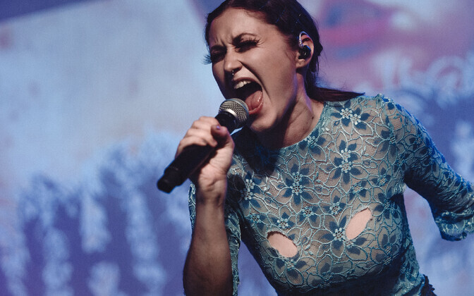 Valge Tüdruku debüütalbumi 