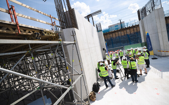 Rail Balticu Linda reisiterminali nurgakivi asetamine Ülemistel.