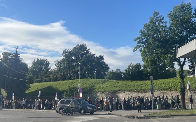 The queue at the Narva border crossing point at approximately 7 p.m. on June 20, 2024.