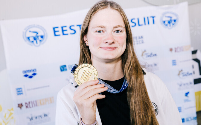 Завоевавшая золото на чемпионате Европы по плаванию Энели Ефимова вернулась в Эстонию.