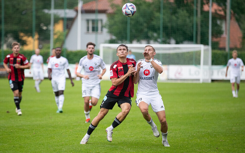 Jalgpalli Premum liiga 20. voor: Nõmme United - Nõmme Kalju.