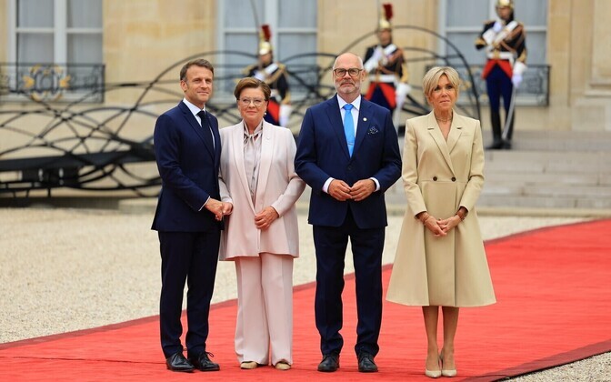 Президент Алар Карис и Сирье Карис встретились в президентом Франции Эммануэлем Макроном и его супругой Бриджит.