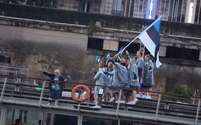 Lipukandjad Klen-Kristofer Kaljulaid ning vibulaskja Reena Pärnat