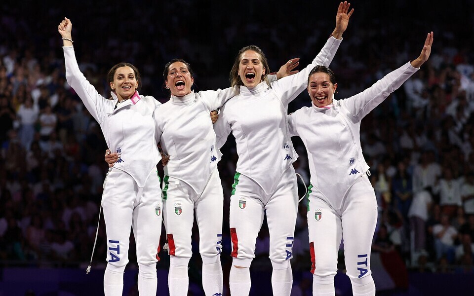 Rossella Fiamingo, Mara Navarria, Giulia Rizzi ja Alberta Santuccio pärast Pariisi OM-kulla võitu