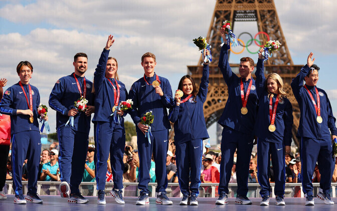 Церемония награждения фигуристов, которые соревновались на Играх в Пекине в 2022 году.